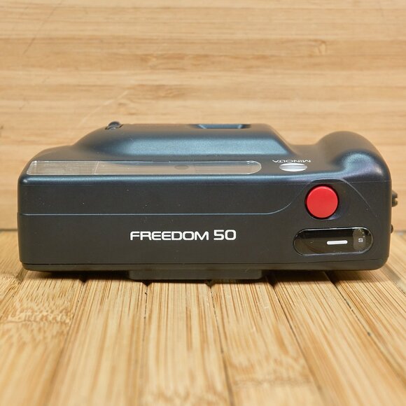 Minolta Freedom 50, Focus Free DX Auto, Point And Shoot 35mm Film Camera - Picture 3 of 6